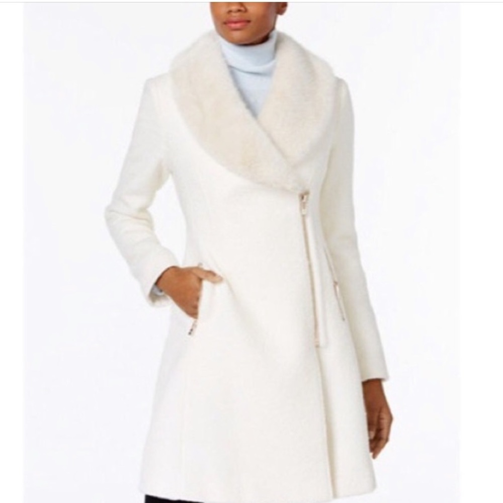 An ivory coat with a fur detail